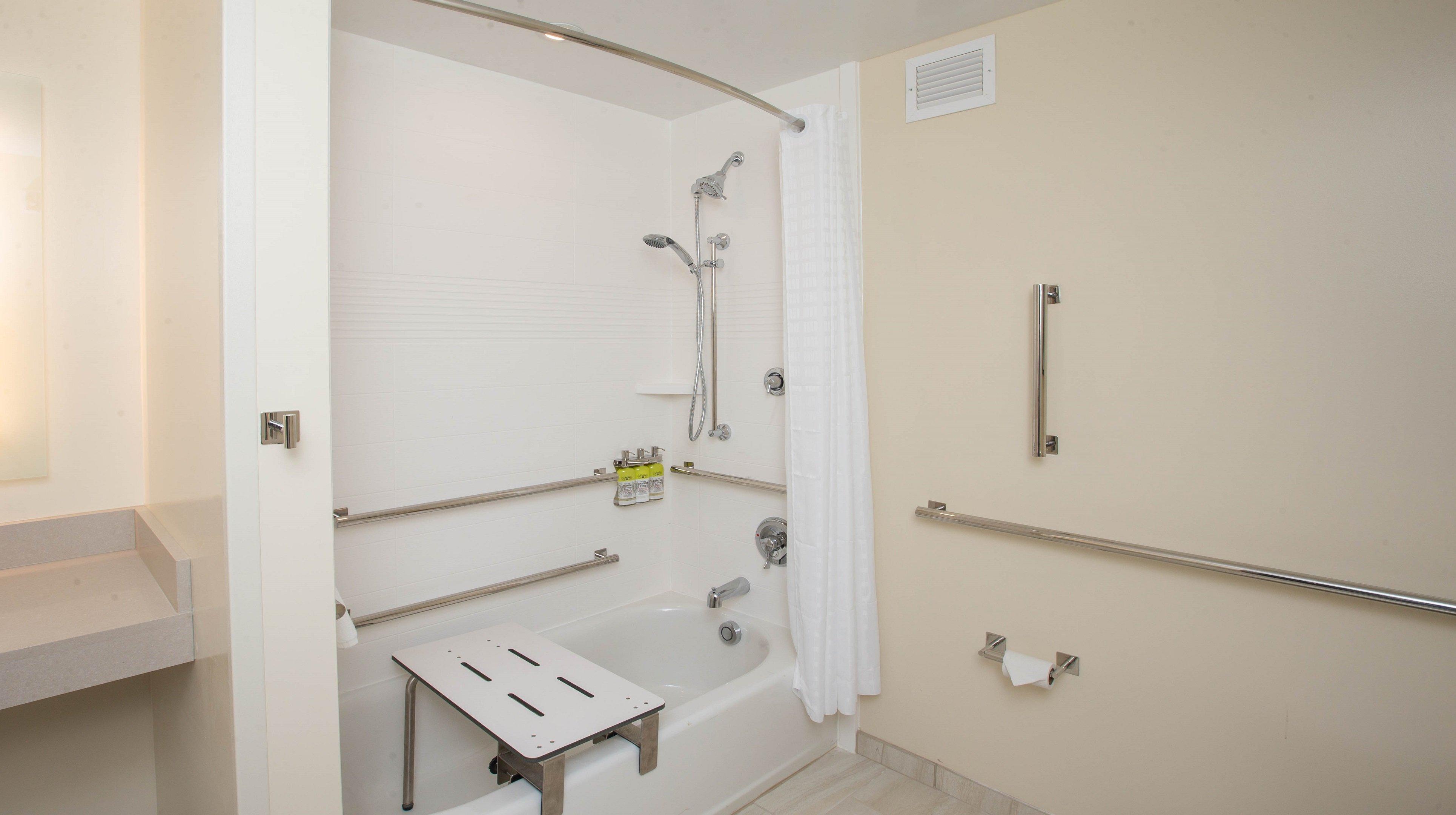 Candlewood - Cleveland South - By Ihg Hotel