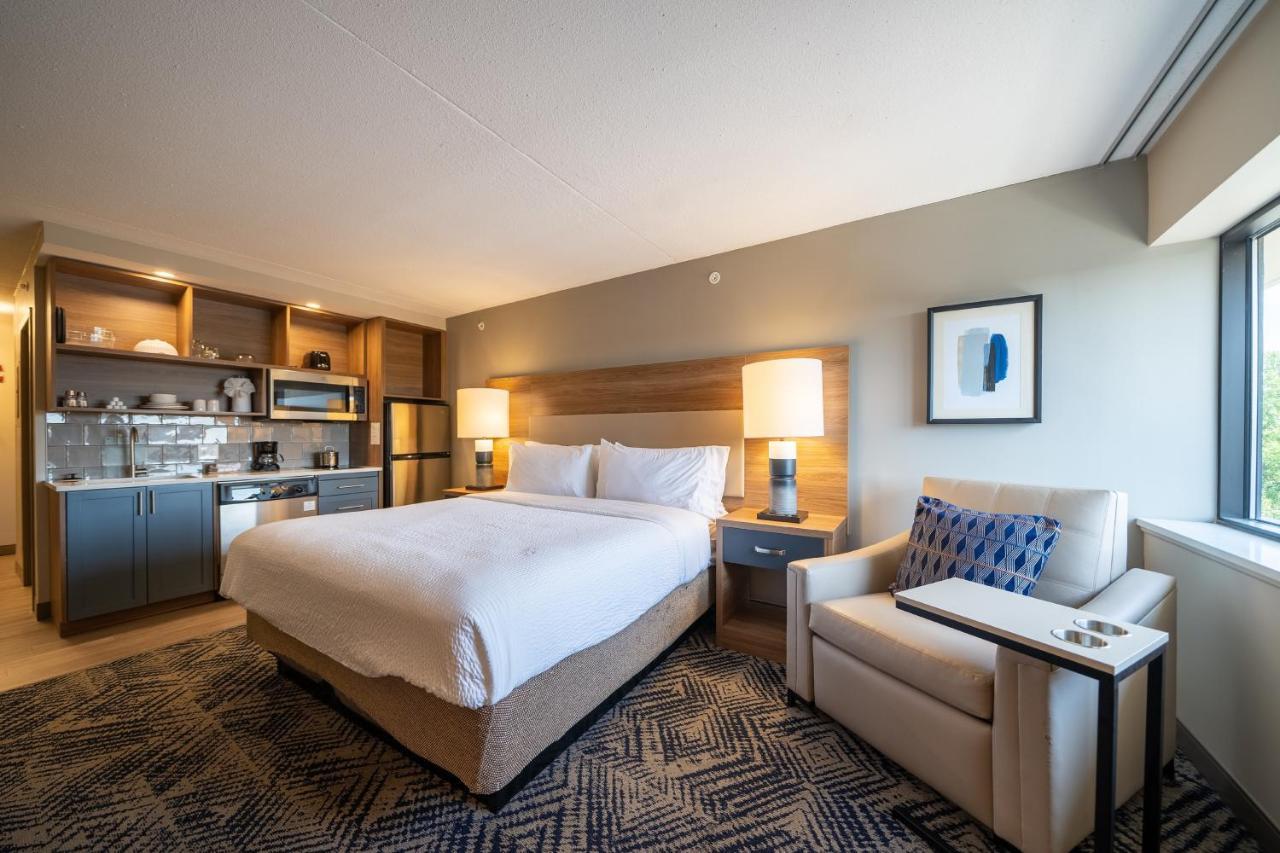 Candlewood - Cleveland South - By Ihg Hotel